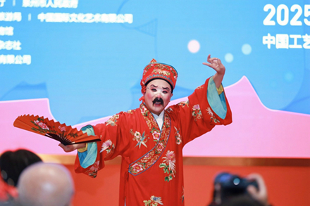 Puppetry display kicks off creativity competition