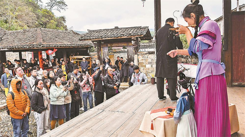 “感知幸福中国福建行”走进龙岩