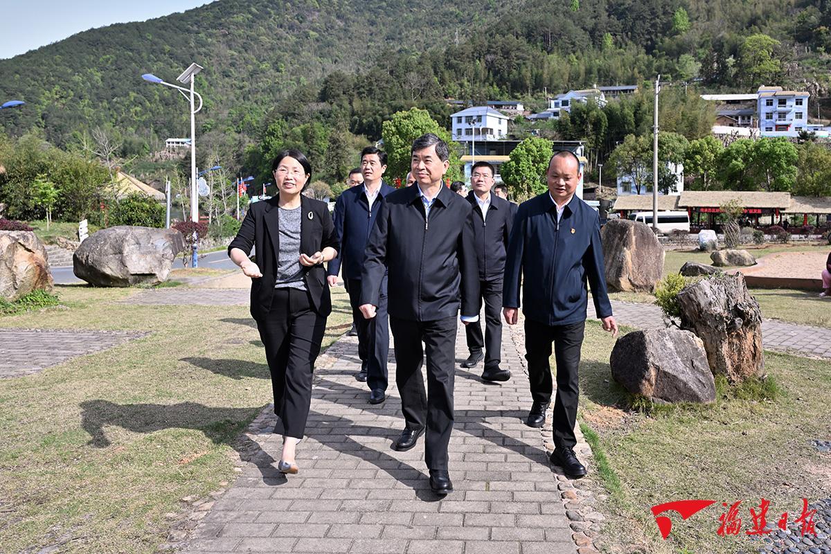 周祖翼在龙岩市武平县调研